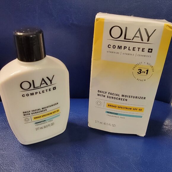 OLAY COMPLETE 3 IN 1 Vitamin B3 E Ceramides  Sensitive Skin SPF 40 6 FL OZ - Picture 1 of 12